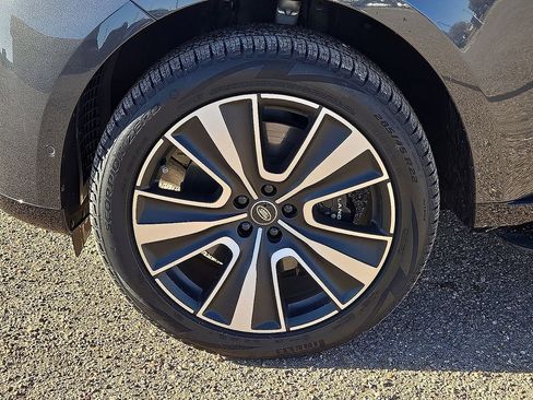 Used 2023 Land Rover Range Rover SE image 11