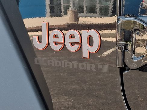 Used 2026 Jeep Gladiator Mojave AWD/4WD image 31