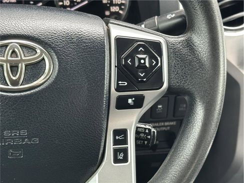 Used 2018 Toyota Tundra SR5 w/ SR5 Upgrade Package AWD/4WD image 23