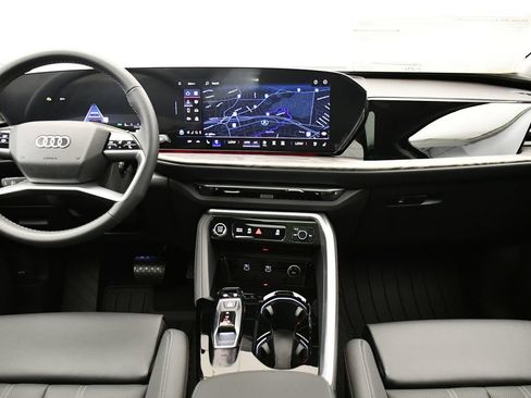 Used 2025 Audi Q5 Premium Plus w/ Premium Plus AWD/4WD image 19