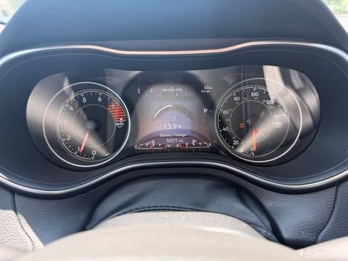 Used 2020 Jeep Cherokee Limited AWD/4WD image 17