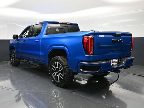 Used 2023 GMC Sierra 1500 AT4 w/ AT4 Premium Package AWD/4WD image 12