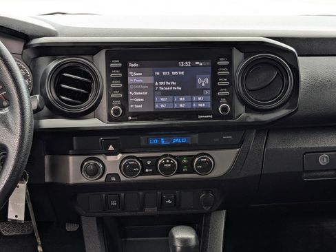 Used 2022 Toyota Tacoma TRD Sport image 17