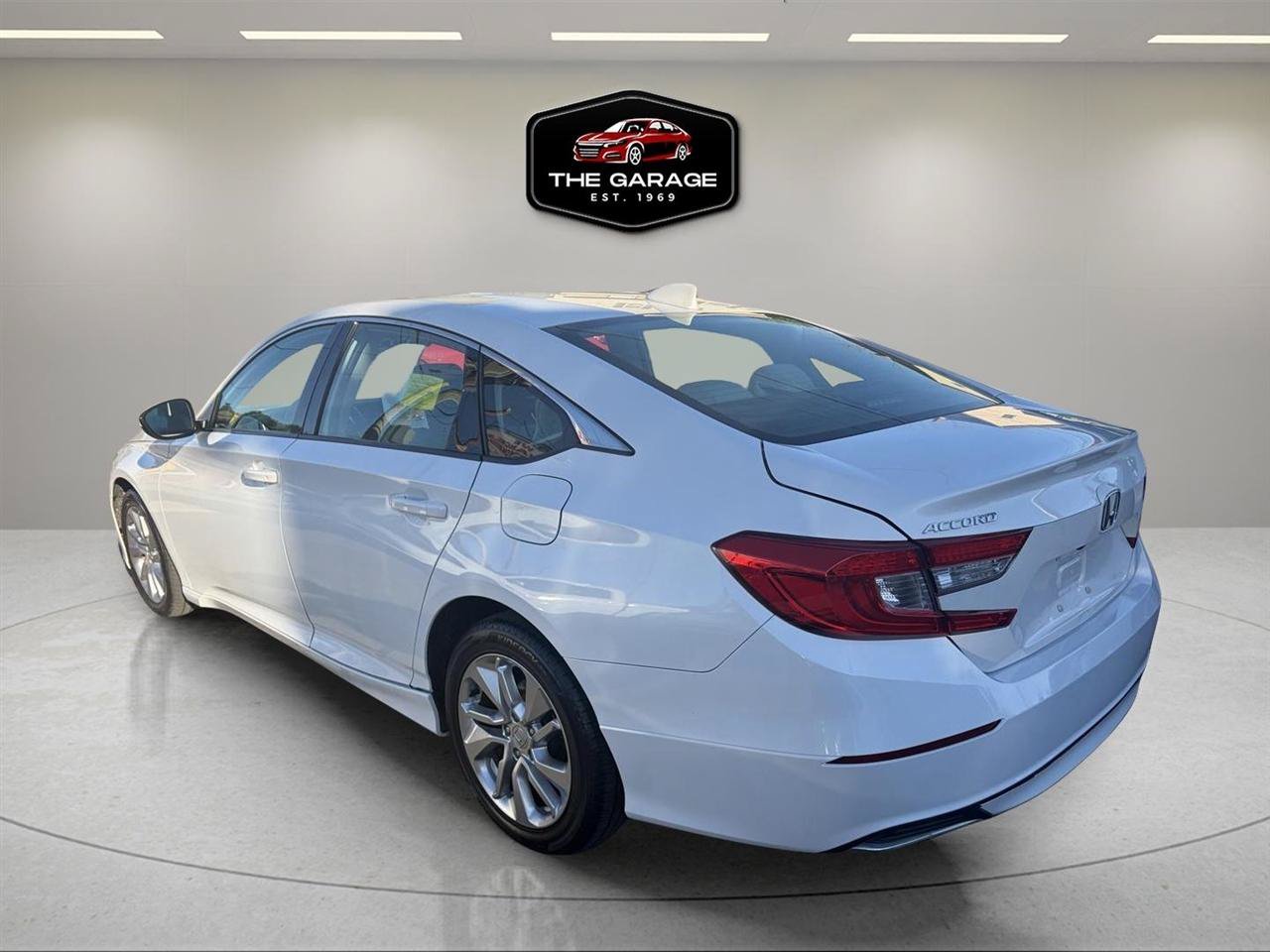 Used 2018 Honda Accord LX image 3