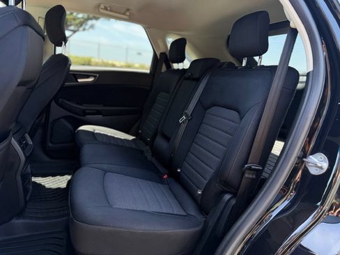 Used 2018 Ford Edge SE FWD image 12