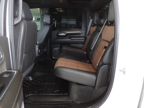 Used 2024 Chevrolet Silverado 3500 High Country w/ High Country Premium Package AWD/4WD image 23