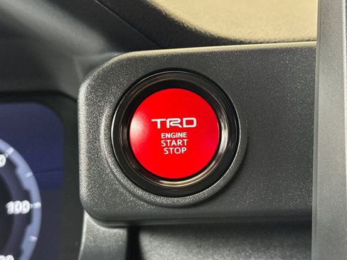 Used 2025 Toyota Tacoma TRD Sport AWD/4WD image 22