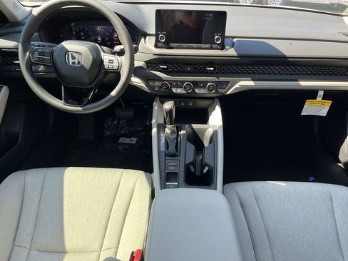 Used 2025 Honda Accord SE image 8