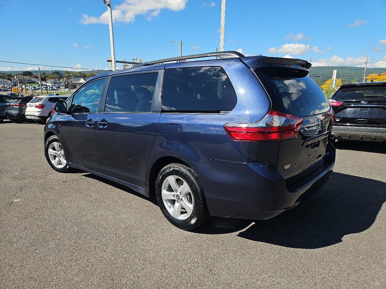 Used 2020 Toyota Sienna LE FWD image 7