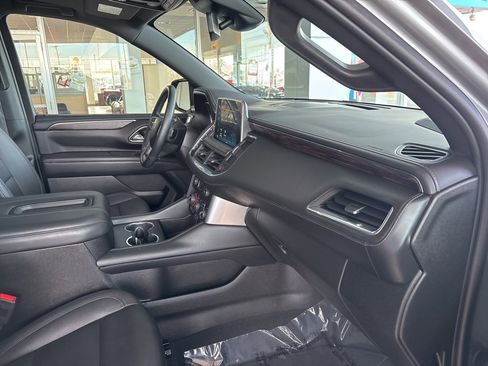 Used 2023 Chevrolet Suburban Z71 w/ Luxury Package image 44