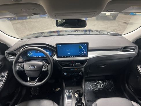Used 2025 Ford Escape Platinum image 16