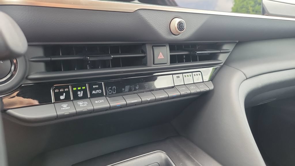 Used 2026 Toyota Crown AWD/4WD image 18