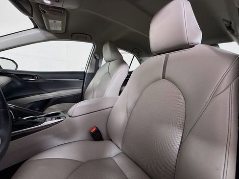 Used 2022 Toyota Camry XLE w/ Cold Weather Package image 20