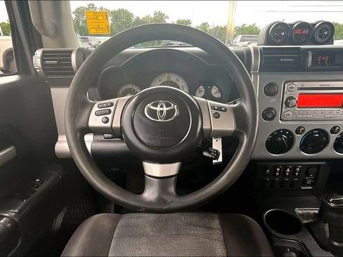 Used 2014 Toyota FJ Cruiser 4WD w/ Convenience Package image 8