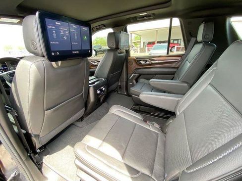 Used 2021 GMC Yukon Denali w/ Denali Premium Package RWD image 13