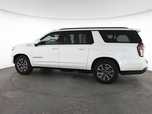 Certified 2024 Chevrolet Suburban Z71 w/ Z71 Off-Road Package AWD/4WD image 8