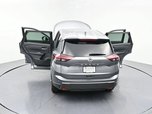 Used 2025 Nissan Rogue SV FWD image 23