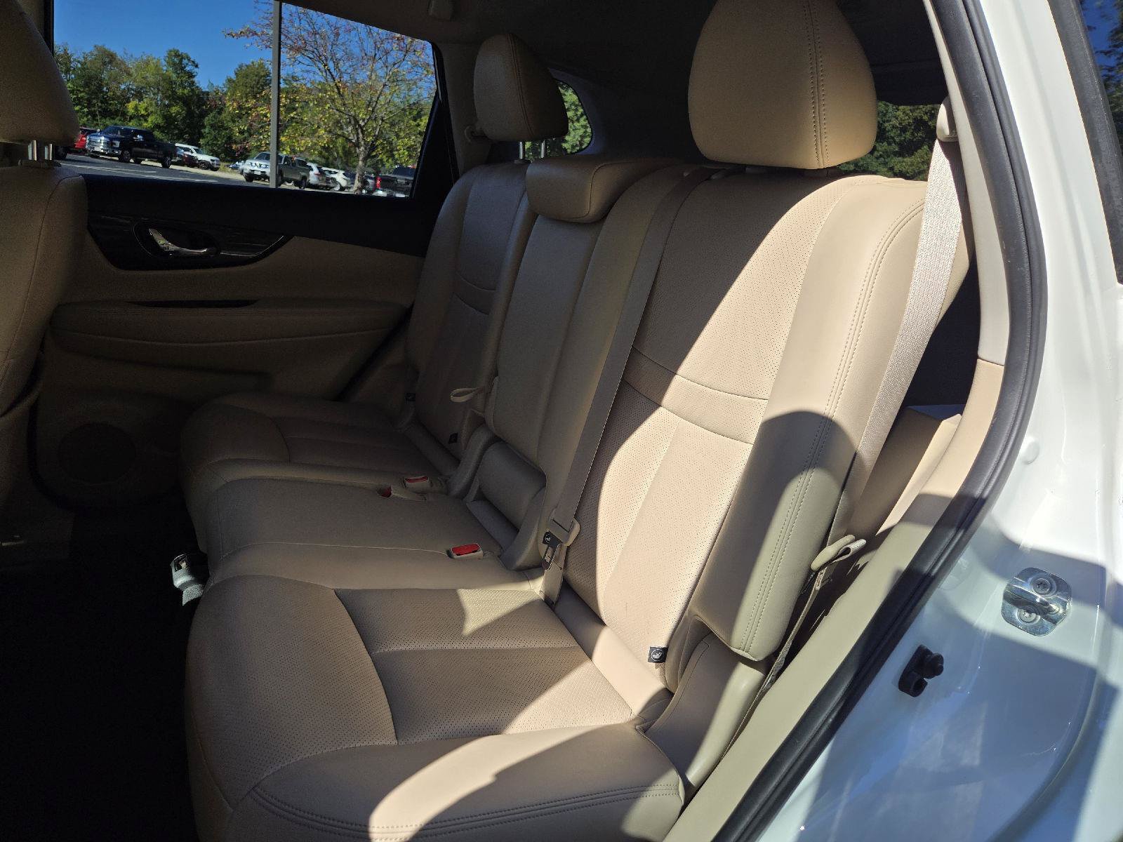Used 2018 Nissan Rogue SL w/ Premium Package AWD/4WD image 26