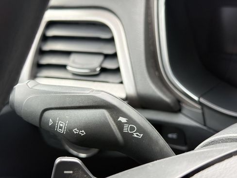 Used 2020 Ford Fusion SE FWD image 27