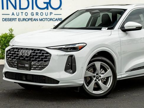 Certified 2025 Audi Q5 Premium Plus w/ Premium Plus AWD/4WD image 2