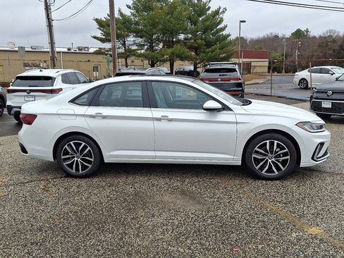 New 2026 Volkswagen Jetta SE image 4