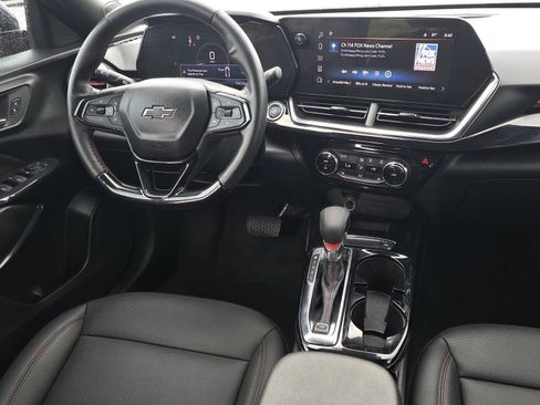 Used 2026 Chevrolet Trax RS w/ Sunroof Package FWD image 9