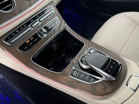 Used 2019 Mercedes-Benz E 300 4MATIC image 13