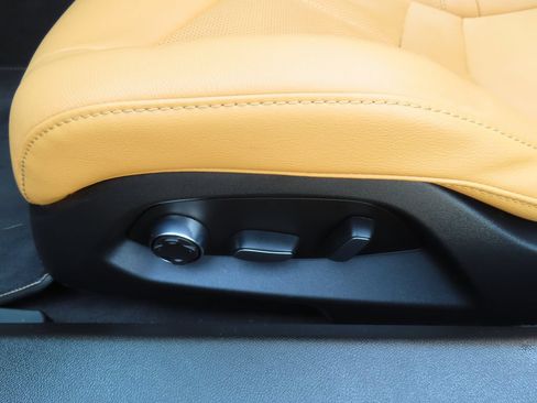 Used 2023 Chevrolet Corvette Stingray Preferred Conv w/ Z51 Performance Package RWD image 29