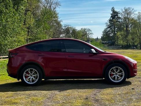 Used 2021 Tesla Model Y Performance image 6