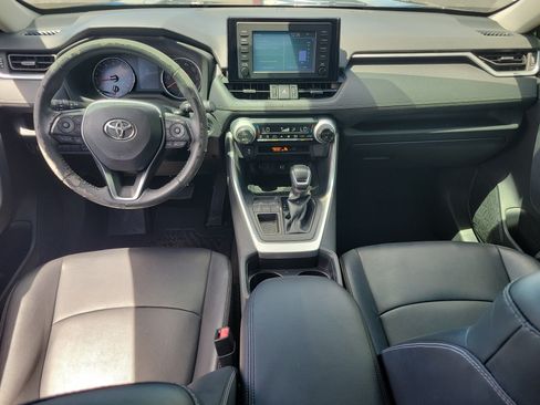 Used 2019 Toyota RAV4 XLE Premium FWD image 14