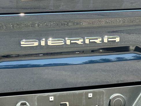Certified 2023 GMC Sierra 1500 SLT AWD/4WD image 13