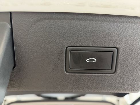 Used 2024 Volkswagen Atlas SEL image 36