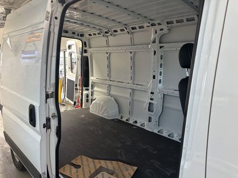 Used 2024 RAM ProMaster 2500 FWD image 14