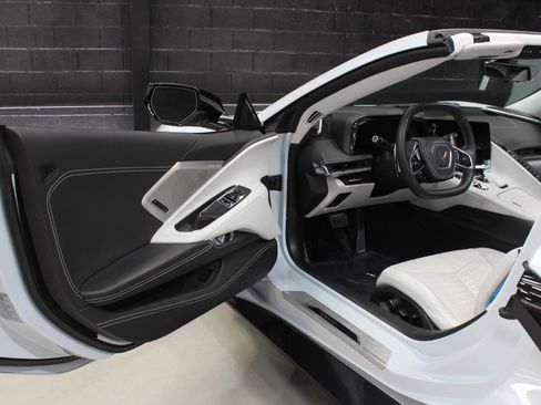 Used 2020 Chevrolet Corvette Stingray Premium Cpe w/ 3LT Preferred Equipment Group image 37