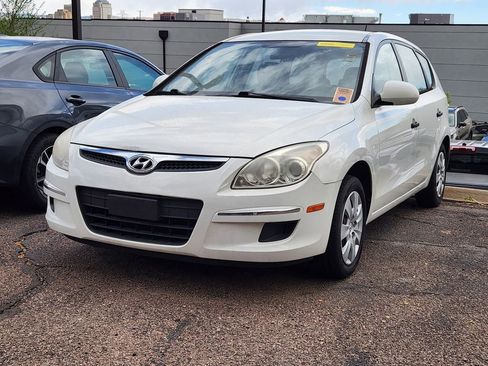 Used 2010 Hyundai Elantra GLS image 17