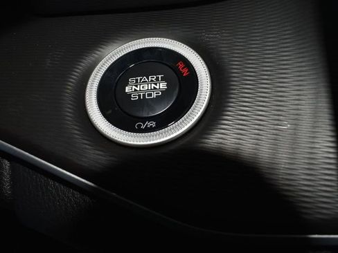 New 2025 Jeep Grand Cherokee Altitude image 20