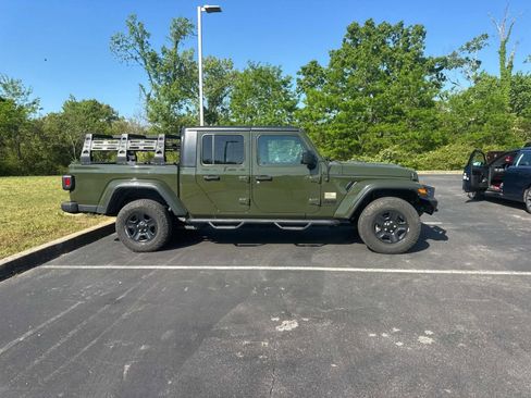 Used 2022 Jeep Gladiator Sport AWD/4WD image 3