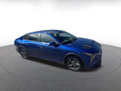 Used 2025 Kia K4 FWD image 2