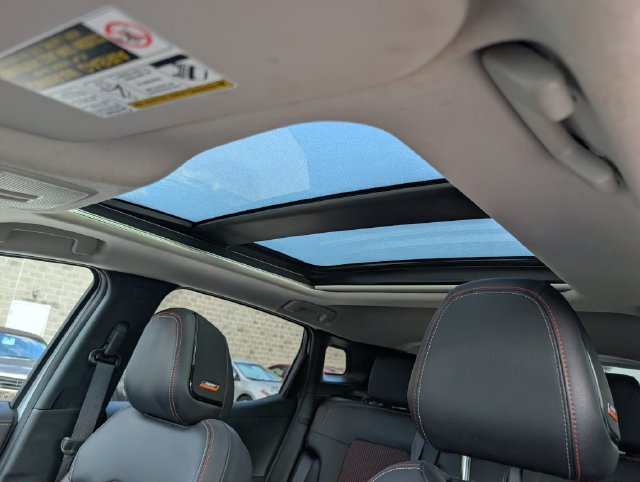 Used 2025 Nissan Kicks SR w/ SR Premium Package AWD/4WD image 29