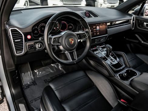 Used 2021 Porsche Cayenne image 12