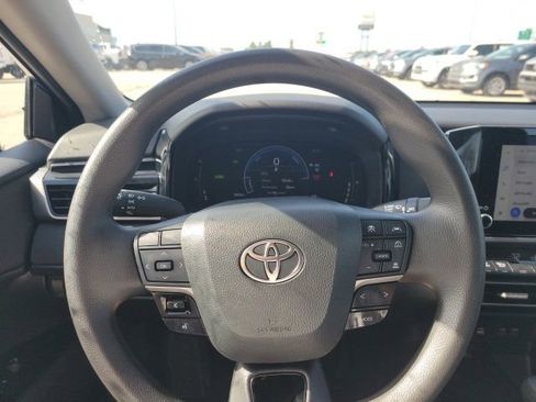 Used 2025 Toyota Camry LE FWD image 13