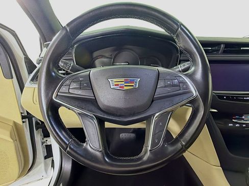 Used 2019 Cadillac XT5 FWD image 15