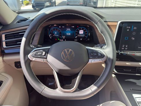 Used 2026 Volkswagen Atlas SE AWD/4WD image 17