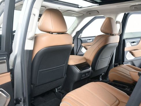 Used 2025 INFINITI QX80 Sensory image 29