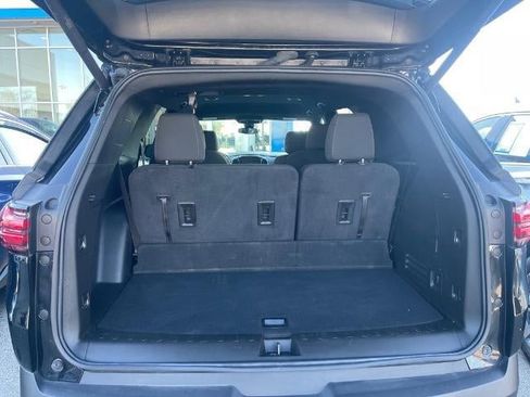 Used 2023 Chevrolet Traverse LT image 19
