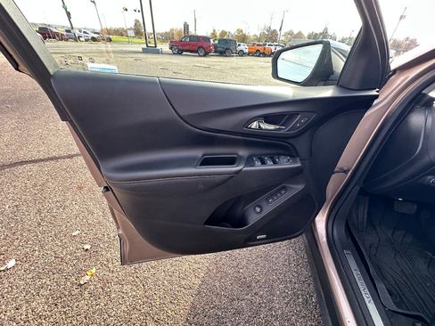 Used 2019 Chevrolet Equinox Premier image 12