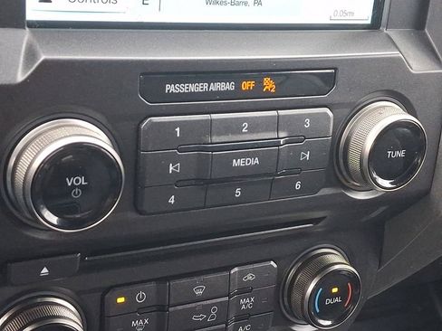 Used 2017 Ford F150 Raptor w/ Equipment Group 802A Luxury image 17