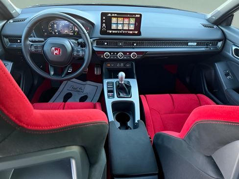 Used 2025 Honda Civic Type R image 12