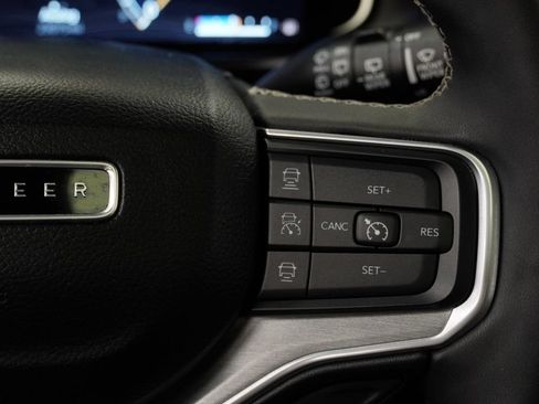 Used 2024 Jeep Wagoneer Series II AWD/4WD image 24