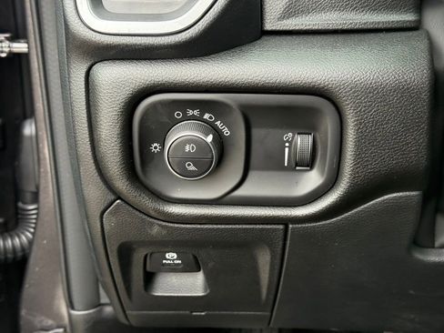 New 2026 RAM 1500 Express AWD/4WD image 19